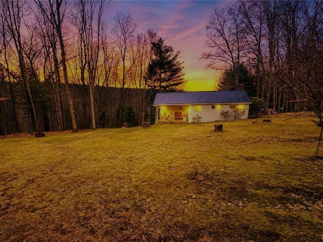 97 Robin Ln