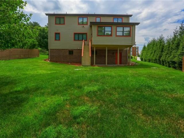 9409 Babcock Blvd