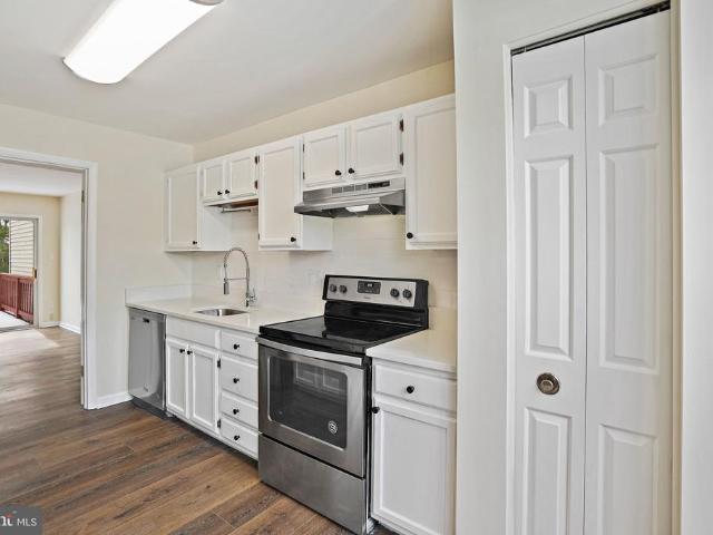 9401 Riverbrink Court