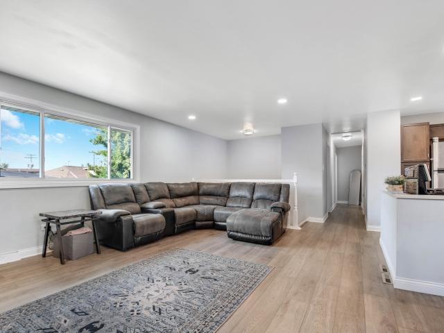 9401 S 80th Court