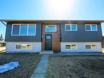 9401 122 Avenue, Grande Prairie, AB, T8V 5V6 house for sale.