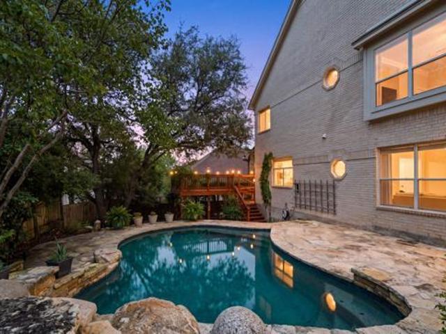 9402 Bluegrass Dr