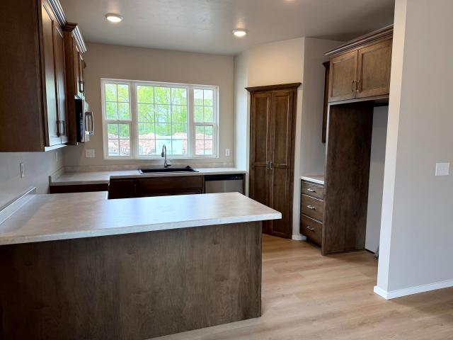 940 enclave court