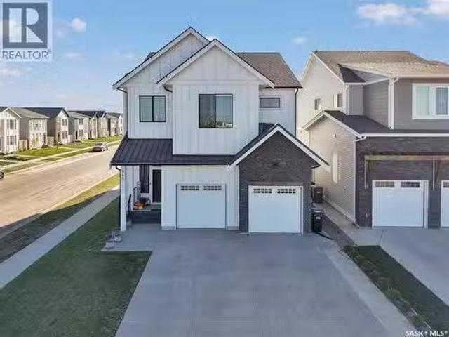 940 Feheregyhazi Boulevard, Saskatoon, SK, S7W 1E1 house for.