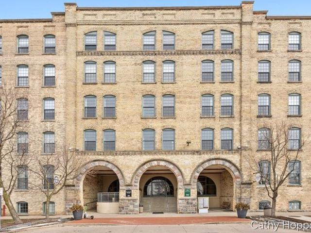 940 Monroe Ave NW Unit 545, Grand Rapids, MI 49503