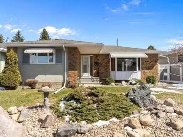 9411 68A Street, Edmonton, AB, T6B 1T9 house for sale Listi.