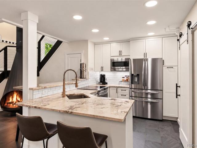 941 Fairview Boulevard # B6