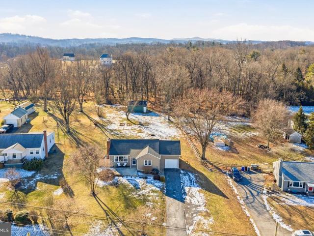 9424 Gas House Pike