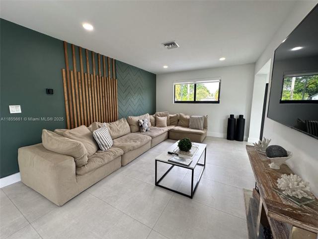 9426 Caribbean Blvd, Cutler Bay, US, FL