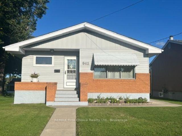 942 Crowe Avenue, Fort Frances, ON, P9A 2L9 house for sale | Listing ID X13803 | Royal LePage