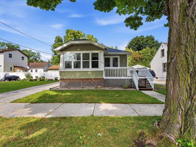 942 division street