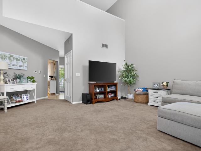 942 S PARK Avenue