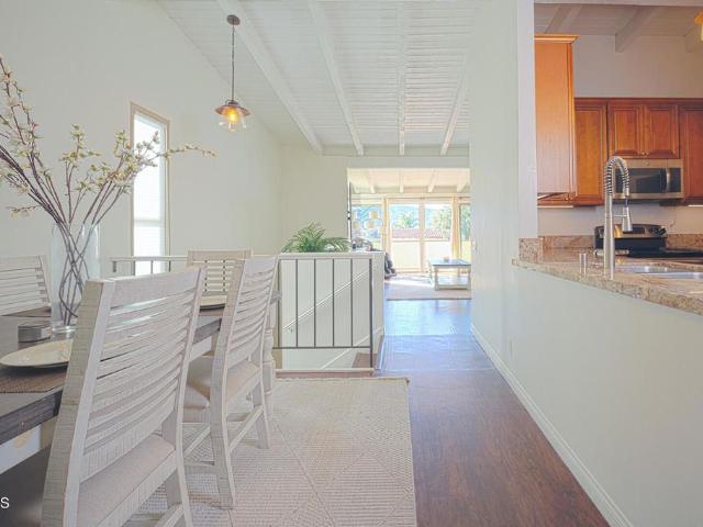 942 Woodlawn Drive, Thousand Oaks, US, CA