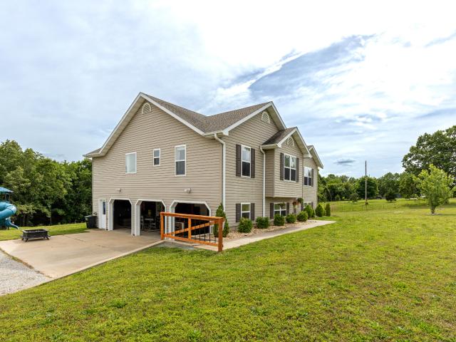 9436 Private Road 9892