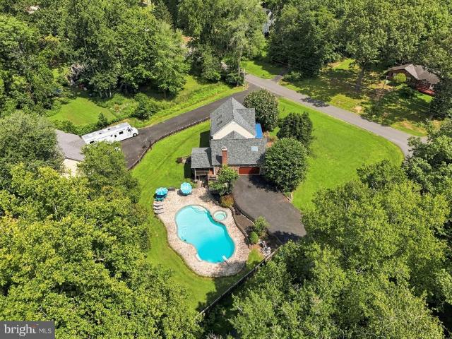 9438 Petterson Lane