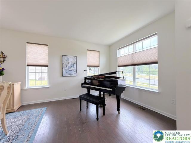 943 Swallow Tail Lane