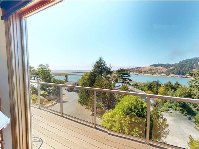 94418 Tom Cat Hill Rd, Gold Beach, OR
