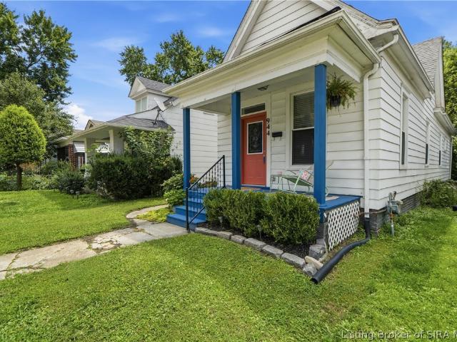 944 E Maple Street