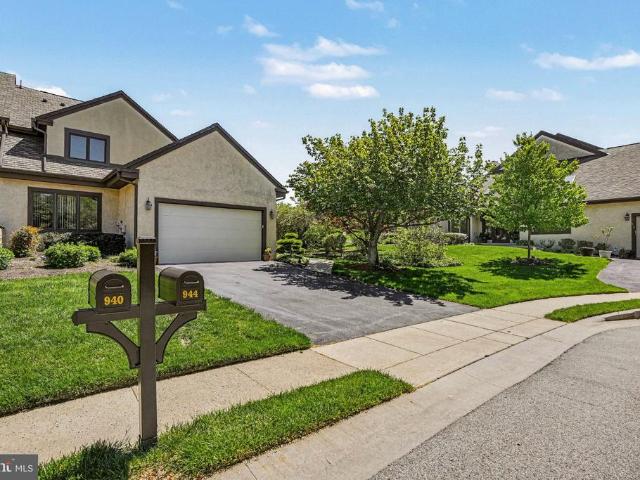 944 Hedgerow Court #