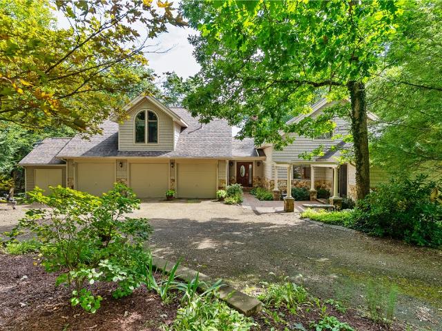 944 Latonka Dr