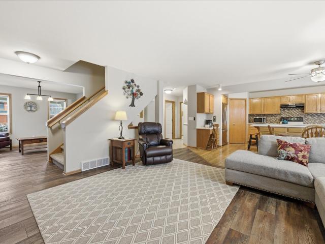 944 Ridgeway Cir