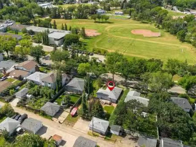 9457 79 Street Nw, Edmonton, AB, T6C 2R8 house for sale Lis.