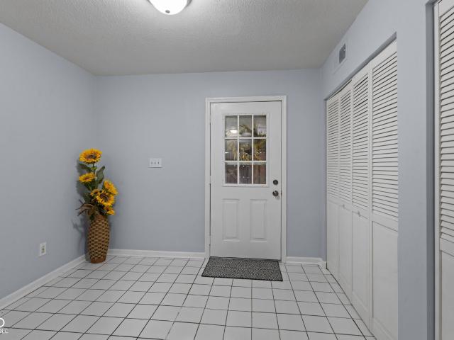 9458 Fordham St, Indianapolis, IN 46268 | MLS #22082