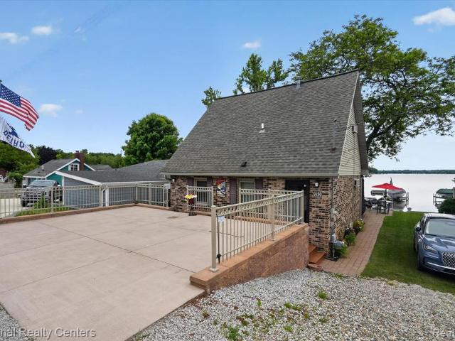 9450 Dexter Pinckney Road