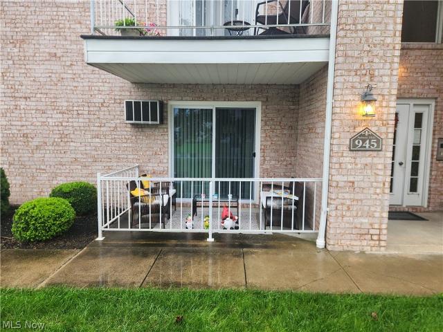 945 Auburn Hills Drive 1