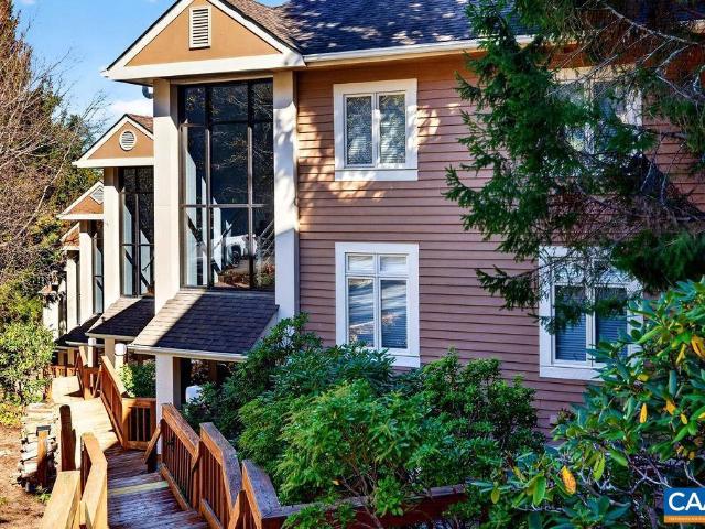 945 Diamond Hill Condos