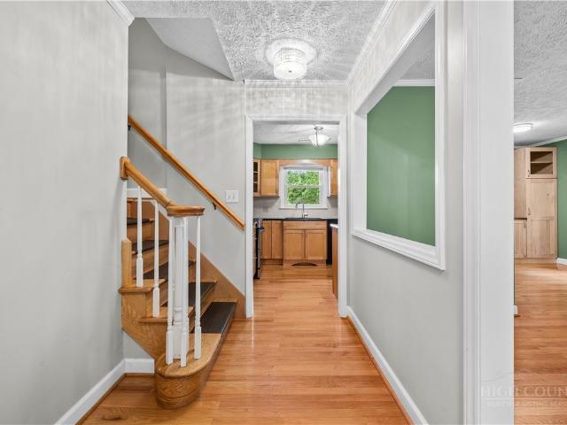 945 Seven Oaks Road