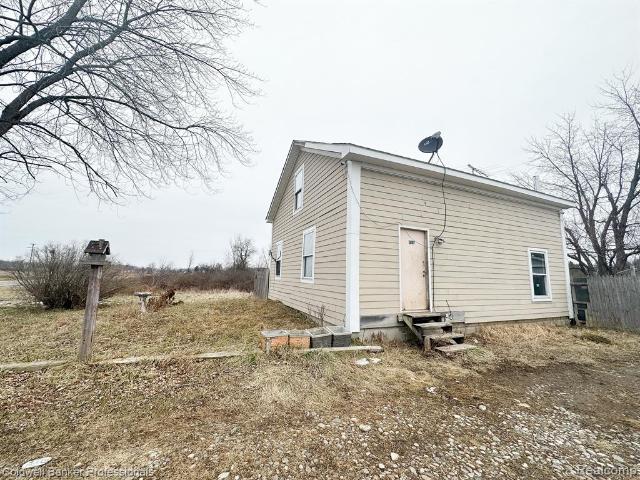 9460 n lapeer road