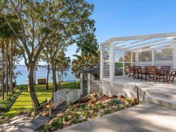 946sqm Absolute Waterfrontage With Privacy!