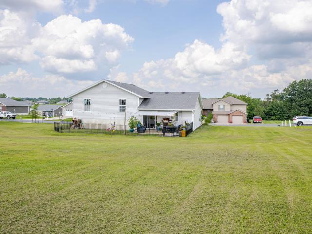 9474 erika ln