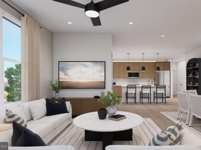 9475 B Sprague Ave, Unit 5, Fairfax, VA 22031 | MLS #VAFX2317