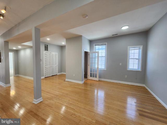 947 Brooks Lane # 4