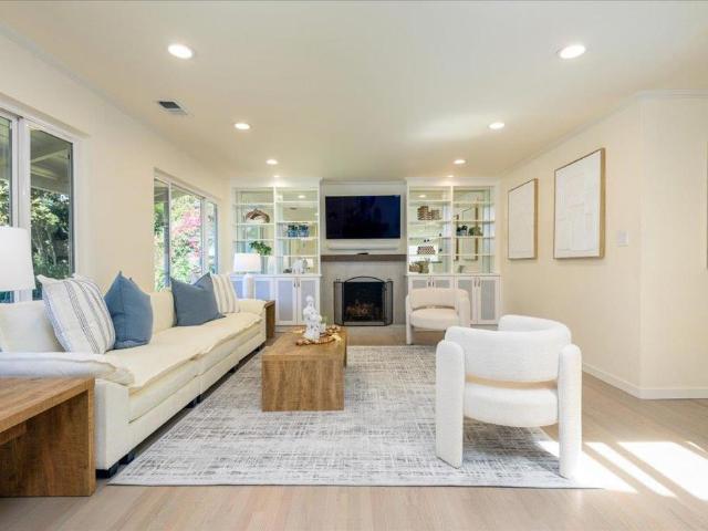 947 Glennan Drive