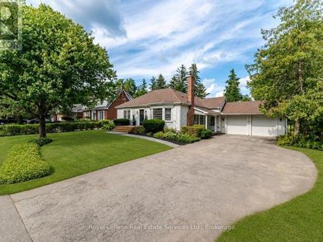 947 Glenwood Avenue, Burlington Lasalle, ON, L7T 2K1 Luxury House for sale | Listing ID W13715 | Royal LePage Carriage Trade Luxury Properties