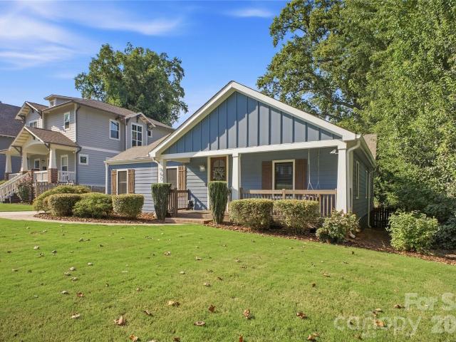947 Everett Place