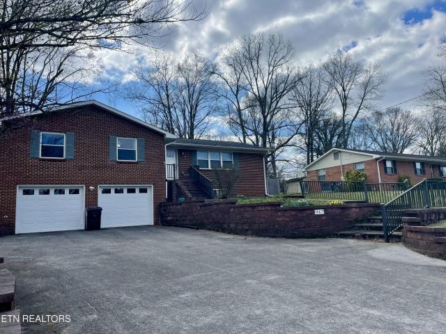 947 N Linden Drive