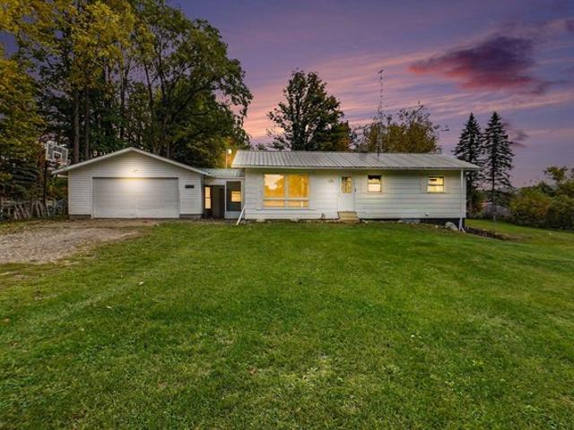9489 E 64th St, Chase, MI 49623