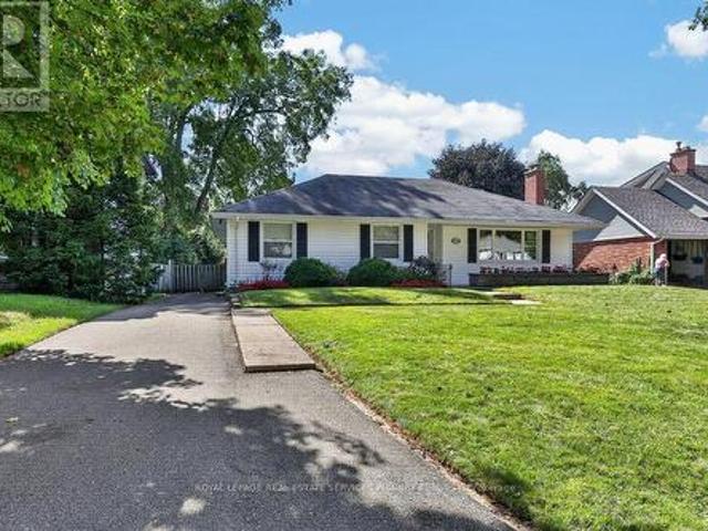 948 Long Drive, Burlington, ON, L7T 3K1 house for sale | Listing ID W13796 | Royal LePage