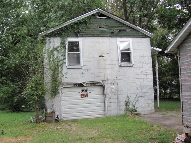 948 S 7th Street