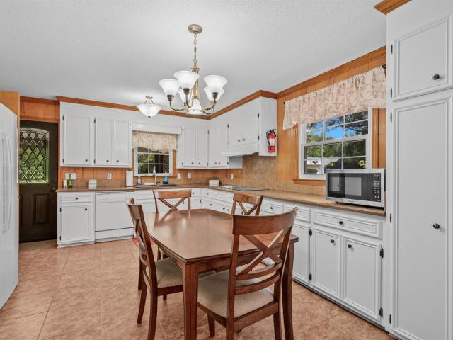 948 Whispering Pines Rd