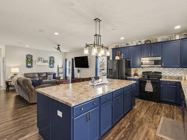 948 Willow Creek Drive