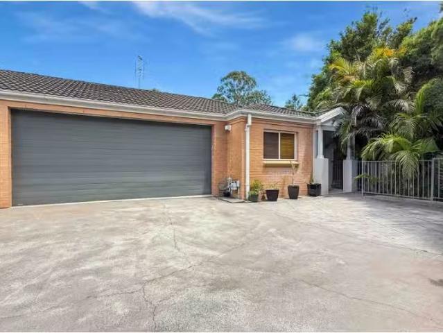 9/49 55 Cordeaux Road, Figtree House for rent Listed by Tahli.