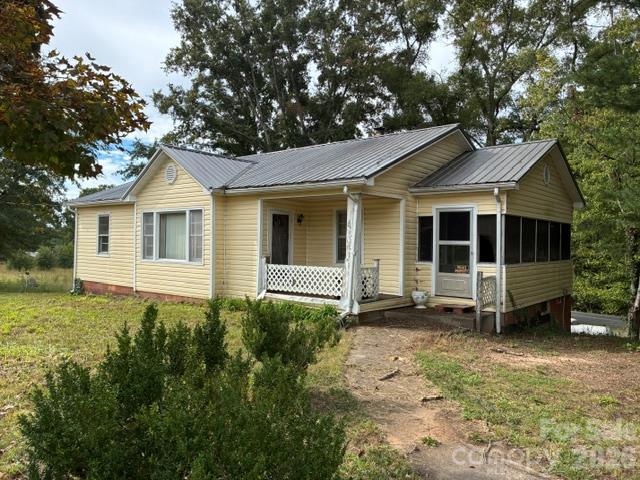 949 Cove Road