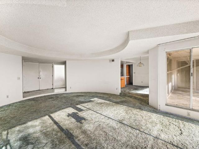 949 Avonoak Terrace