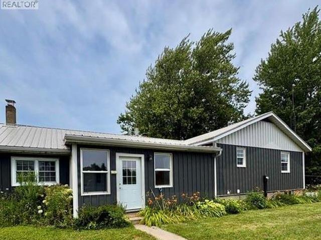 949 East West Rd, Pelee Island, ON, N0R 1M0 house for sale | Listing ID 26017 | Royal LePage