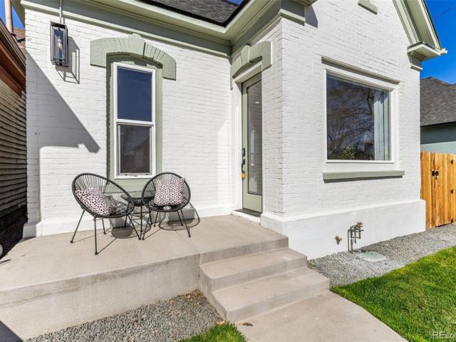 949 Lipan Street